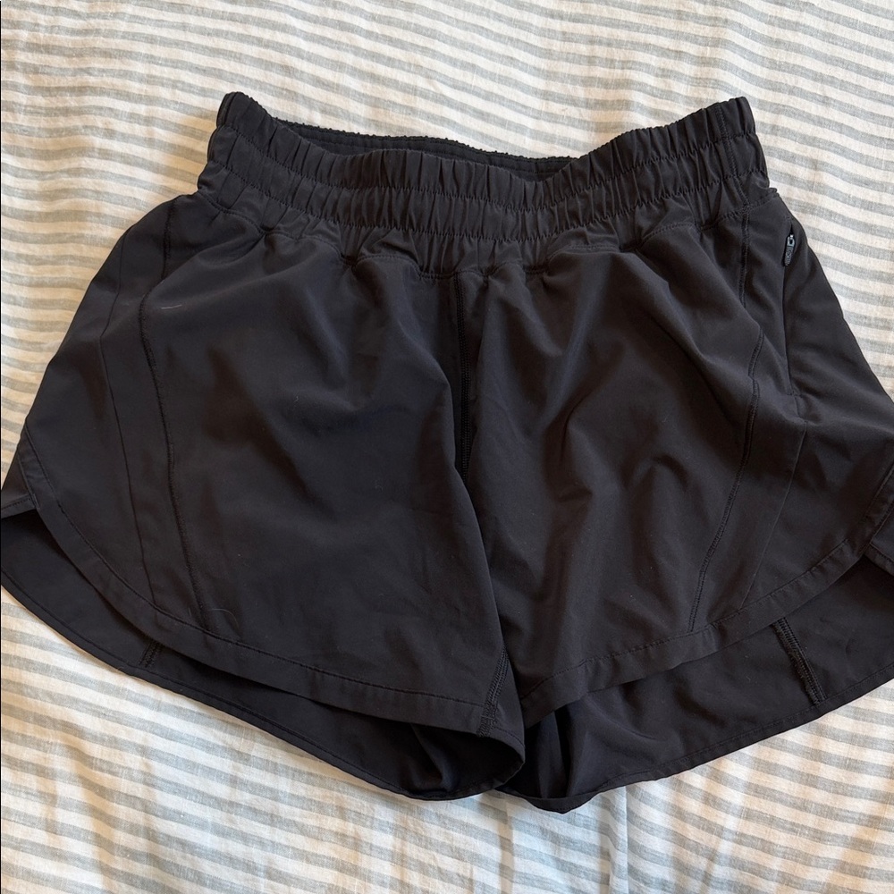 Lululemon Track That Black - mid rise 5” shorts